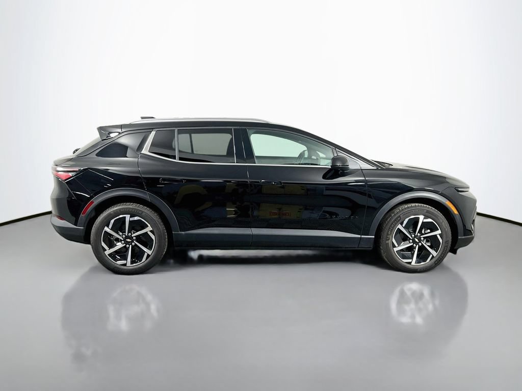 New 2026 Chevrolet Equinox EV LT FWD image 4
