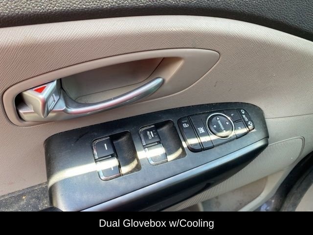 Used 2017 Kia Sedona LX w/ LX Essentials Premium Package image 9