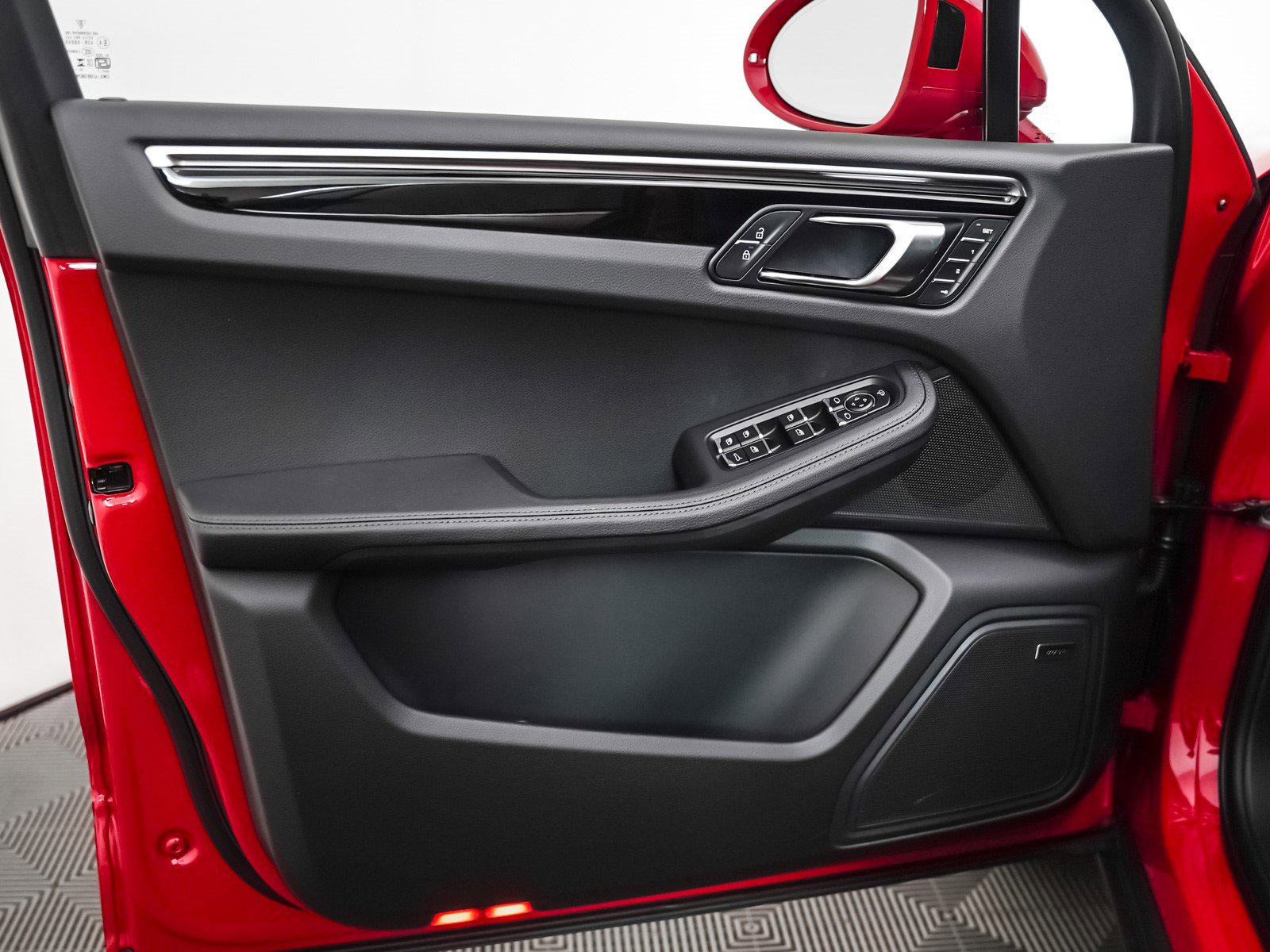 New 2026 Porsche Macan image 25