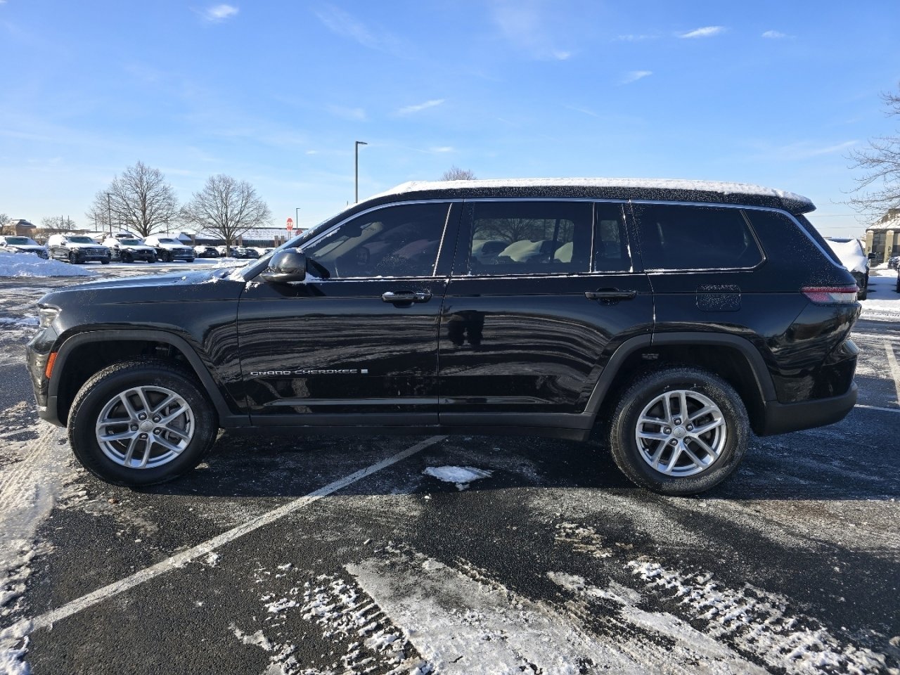 Used 2022 Jeep Grand Cherokee L Laredo w/ Luxury Tech Group I image 12