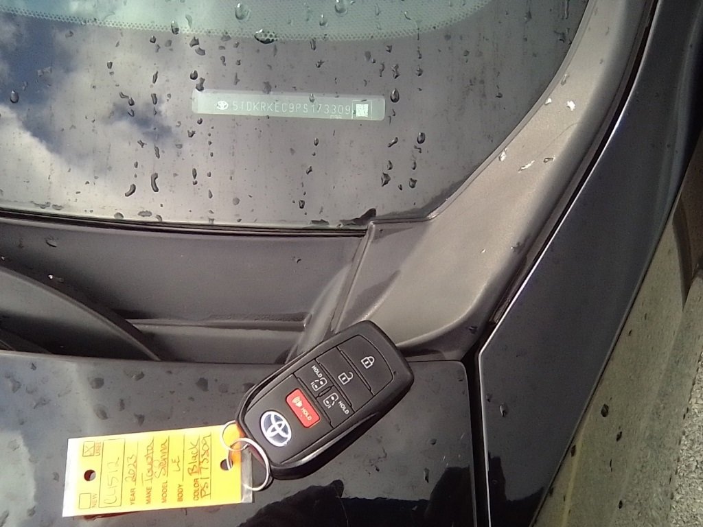 Used 2023 Toyota Sienna LE image 10