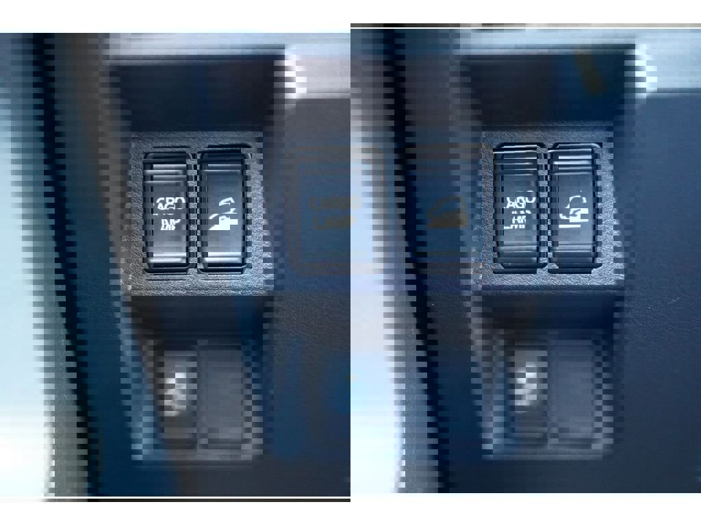 Used 2024 Nissan Frontier SL w/ Technology Package image 25