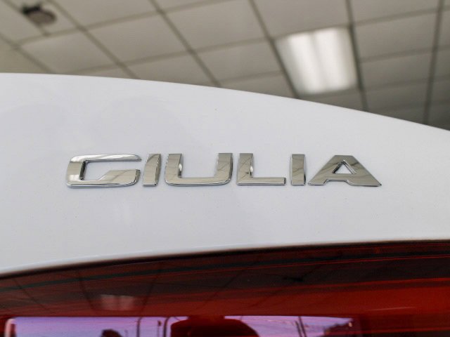 Used 2022 Alfa Romeo Giulia Sprint image 8