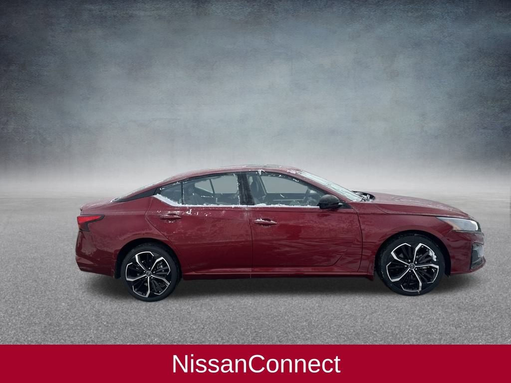 Used 2023 Nissan Altima 2.5 SR w/ SR Premium Package image 8