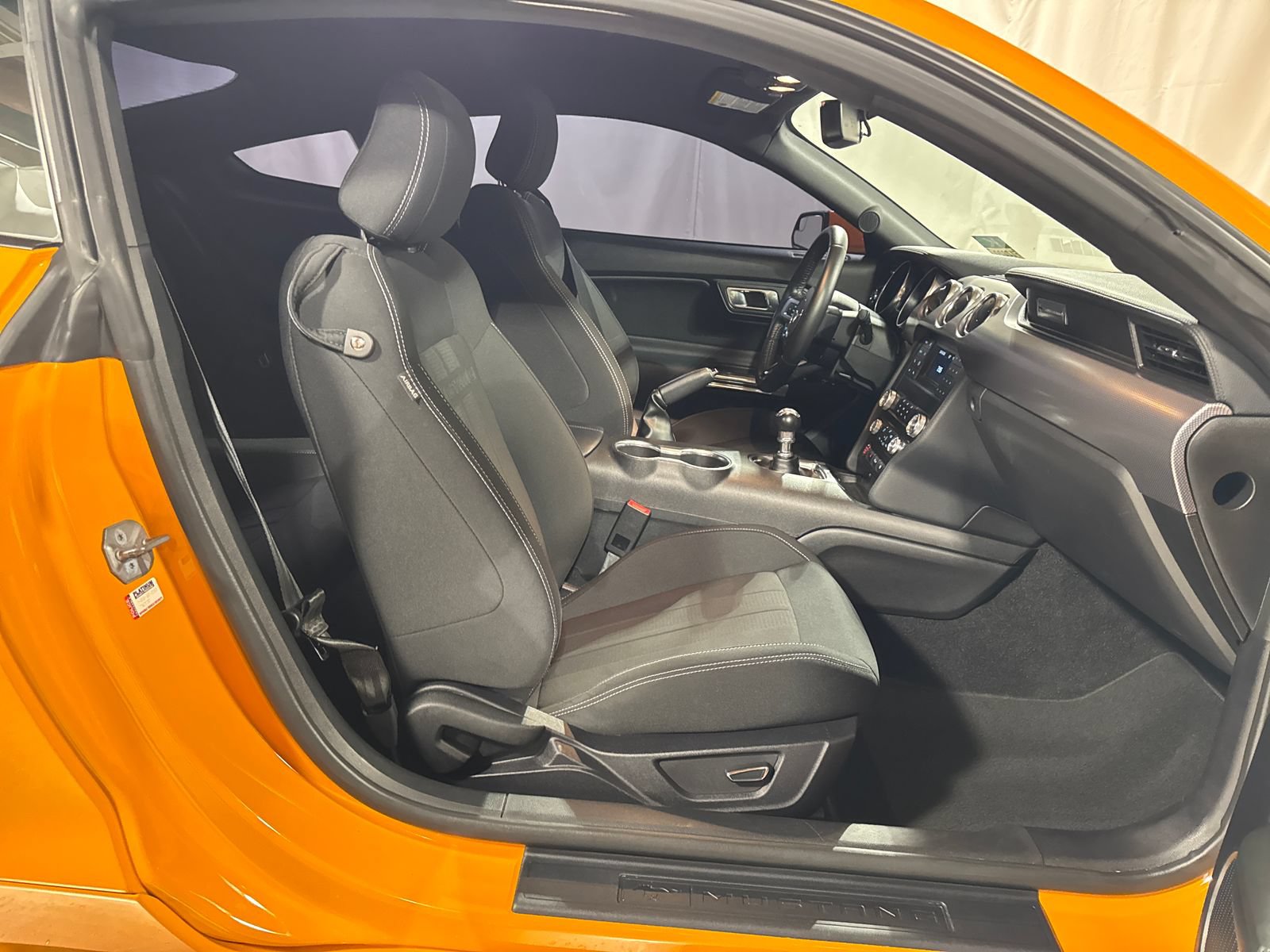 Used 2019 Ford Mustang GT RWD image 7
