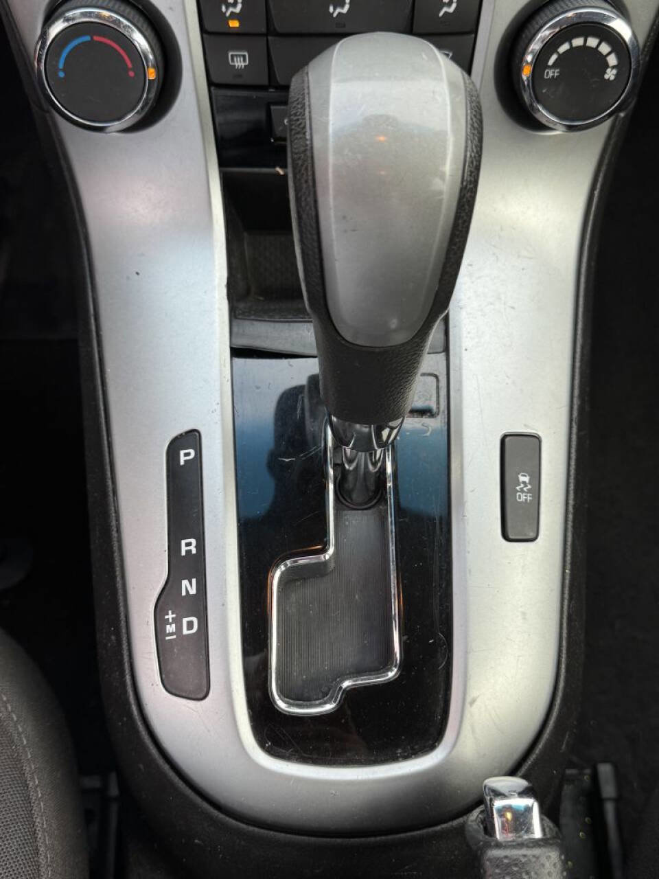 Used 2015 Chevrolet Cruze LT image 19