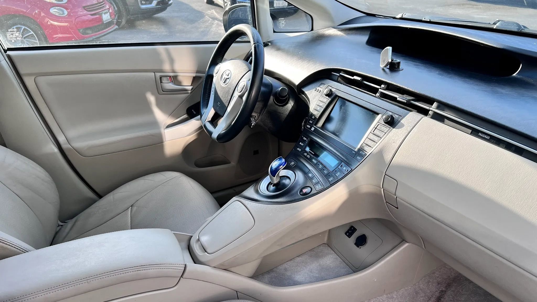 Used 2011 Toyota Prius Five w/ Advanced Technology Pkg image 23