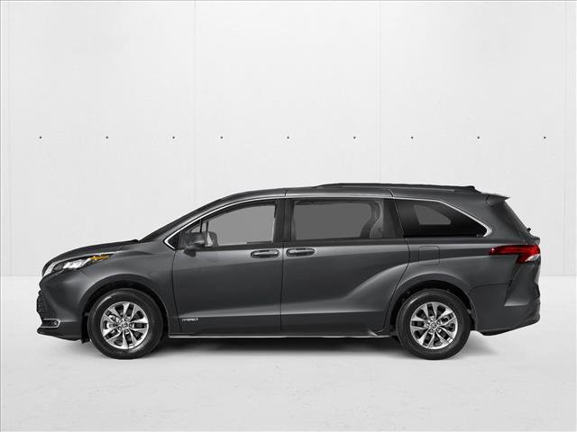 New 2025 Toyota Sienna XLE image 3