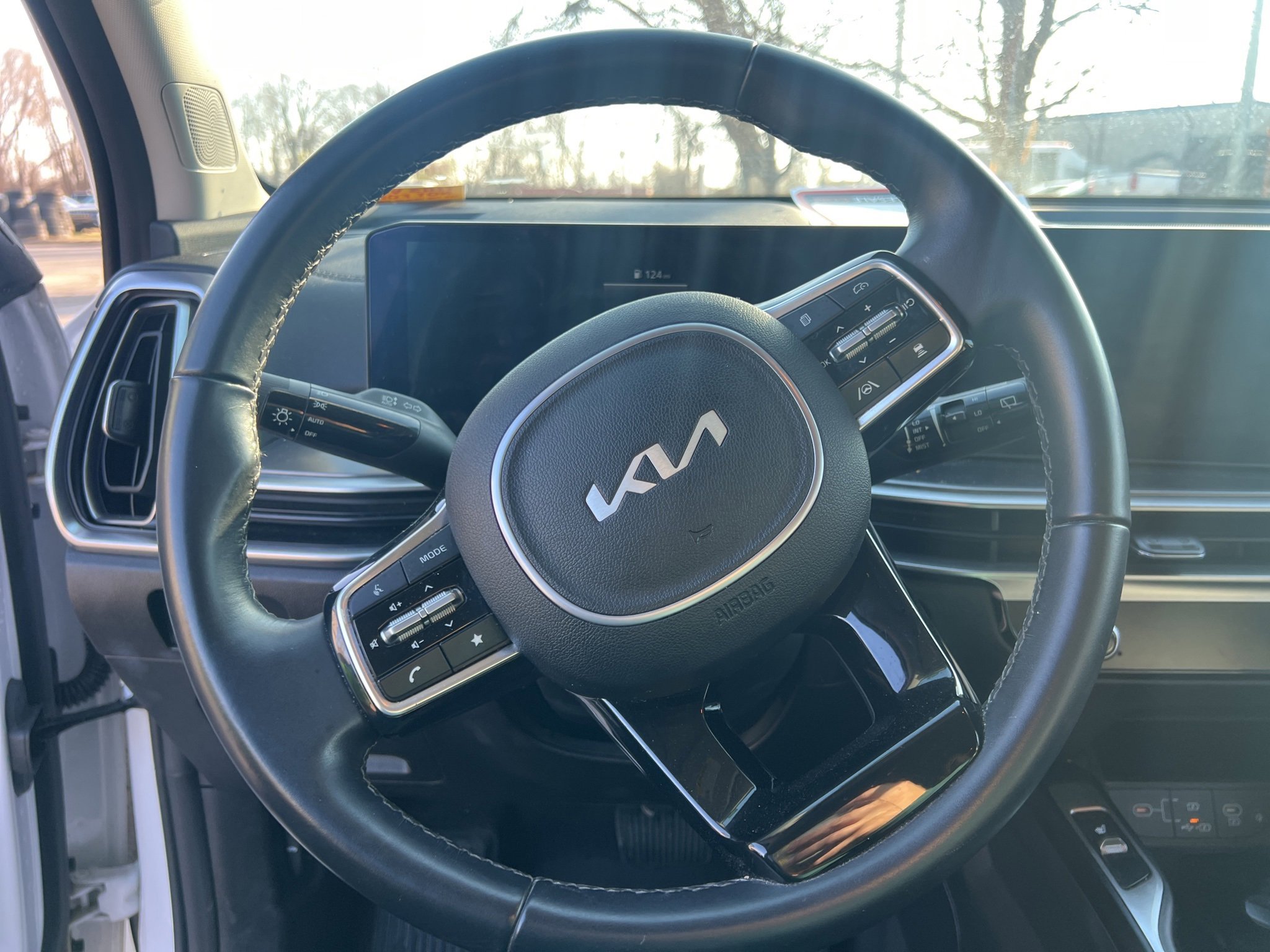 Used 2024 Kia Sorento S image 16