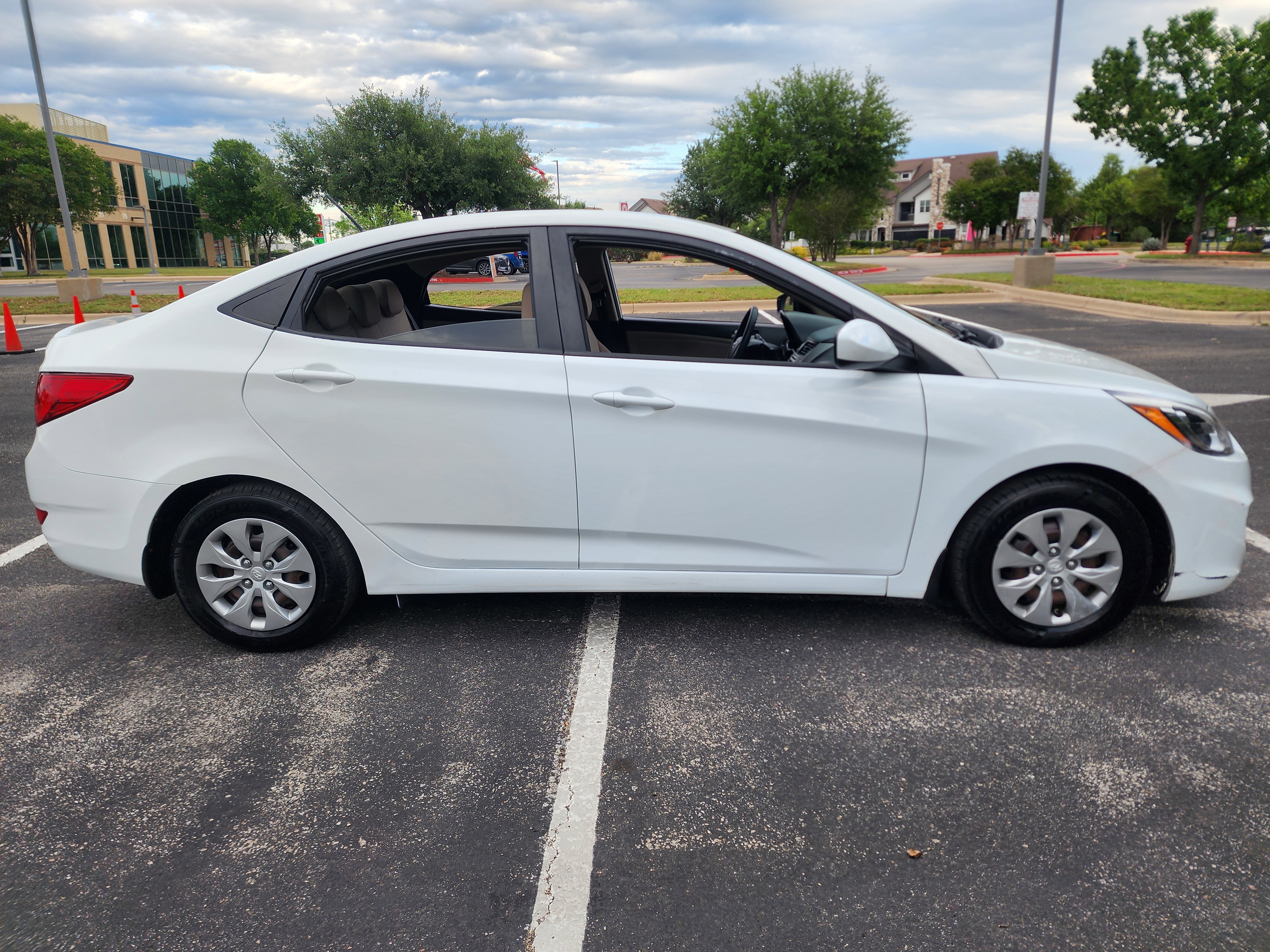 Used 2017 Hyundai Accent SE image 8