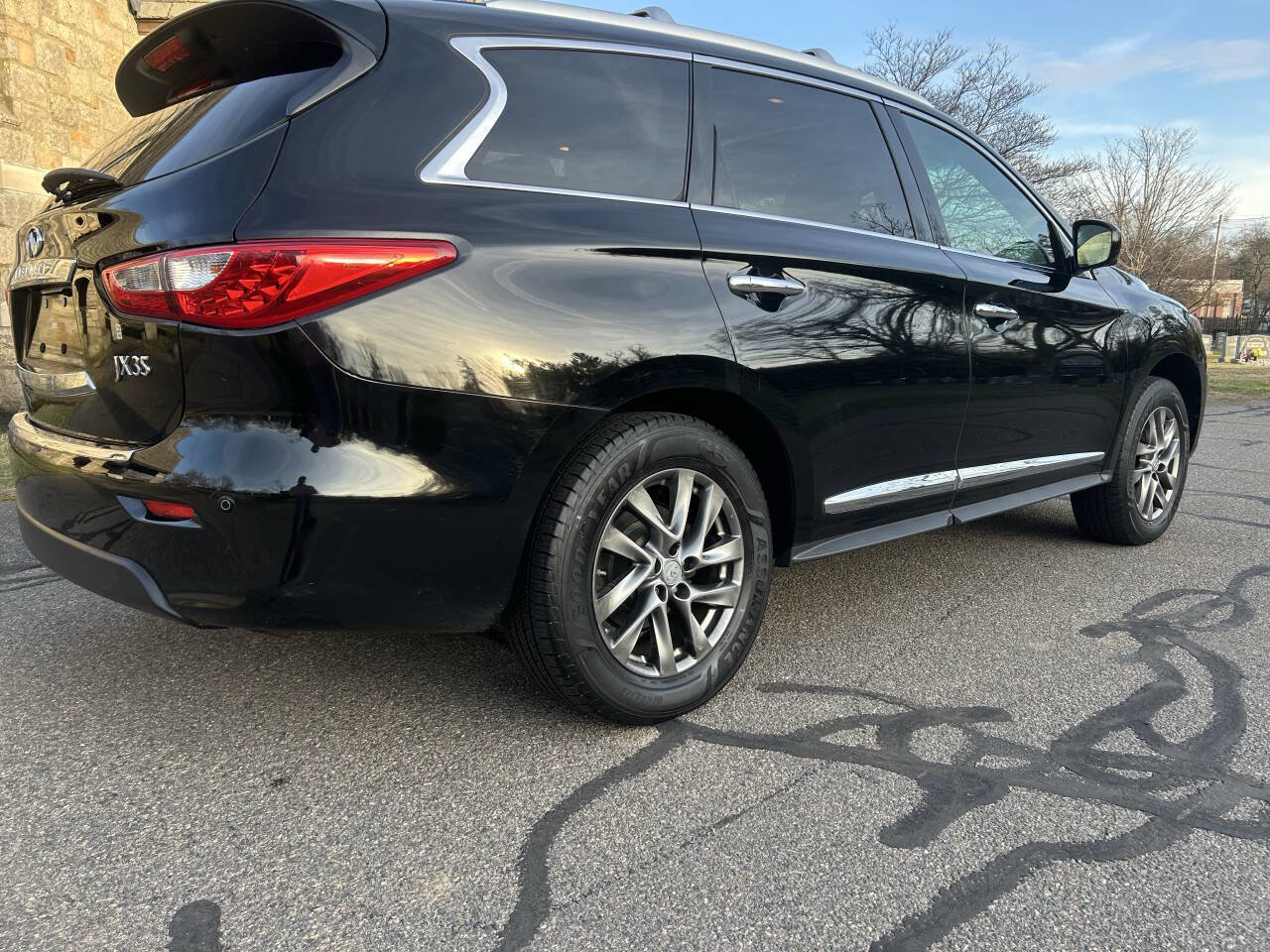 Used 2013 INFINITI JX35 AWD w/ Premium Pkg image 3