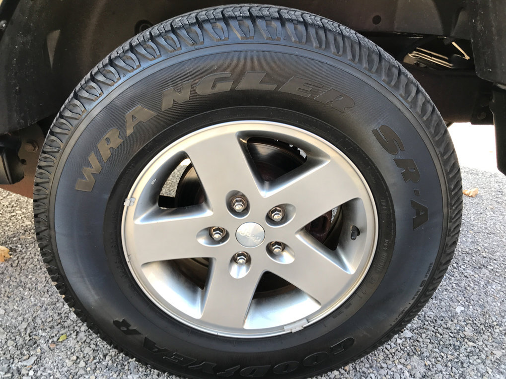 Used 2012 Jeep Wrangler Unlimited Rubicon w/ Connectivity Group image 9