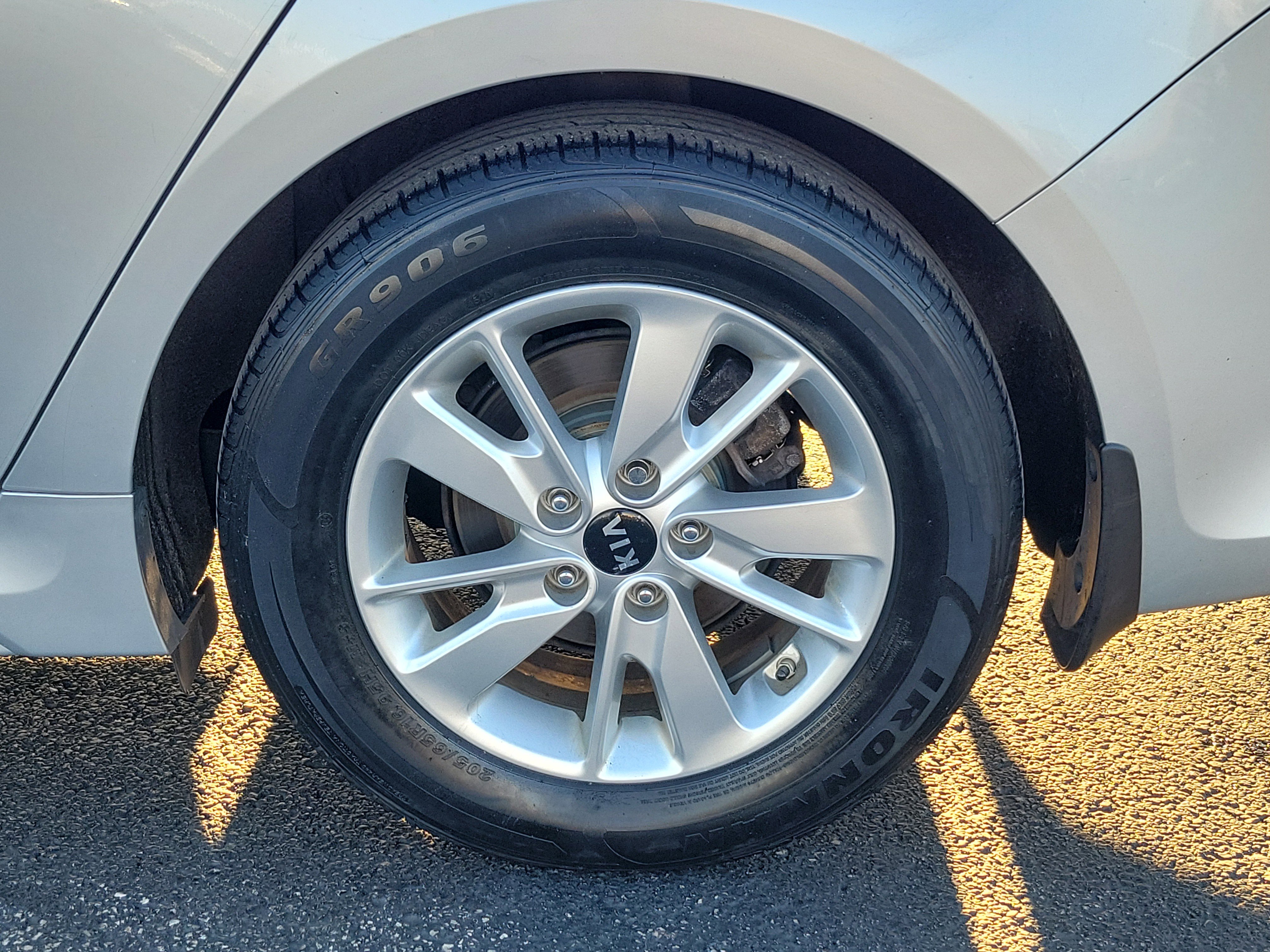 Used 2017 Kia Optima LX image 6