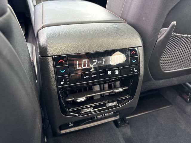 Used 2025 Jeep Grand Cherokee Summit w/ Obsidian Package AWD/4WD image 13