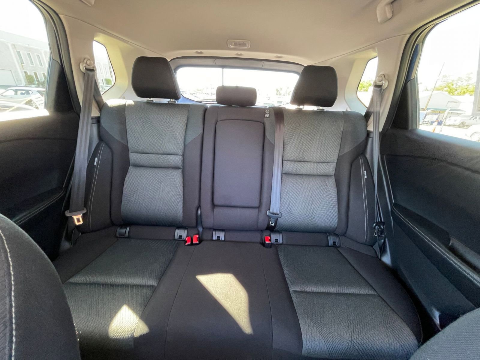 Used 2025 Nissan Rogue SV image 40