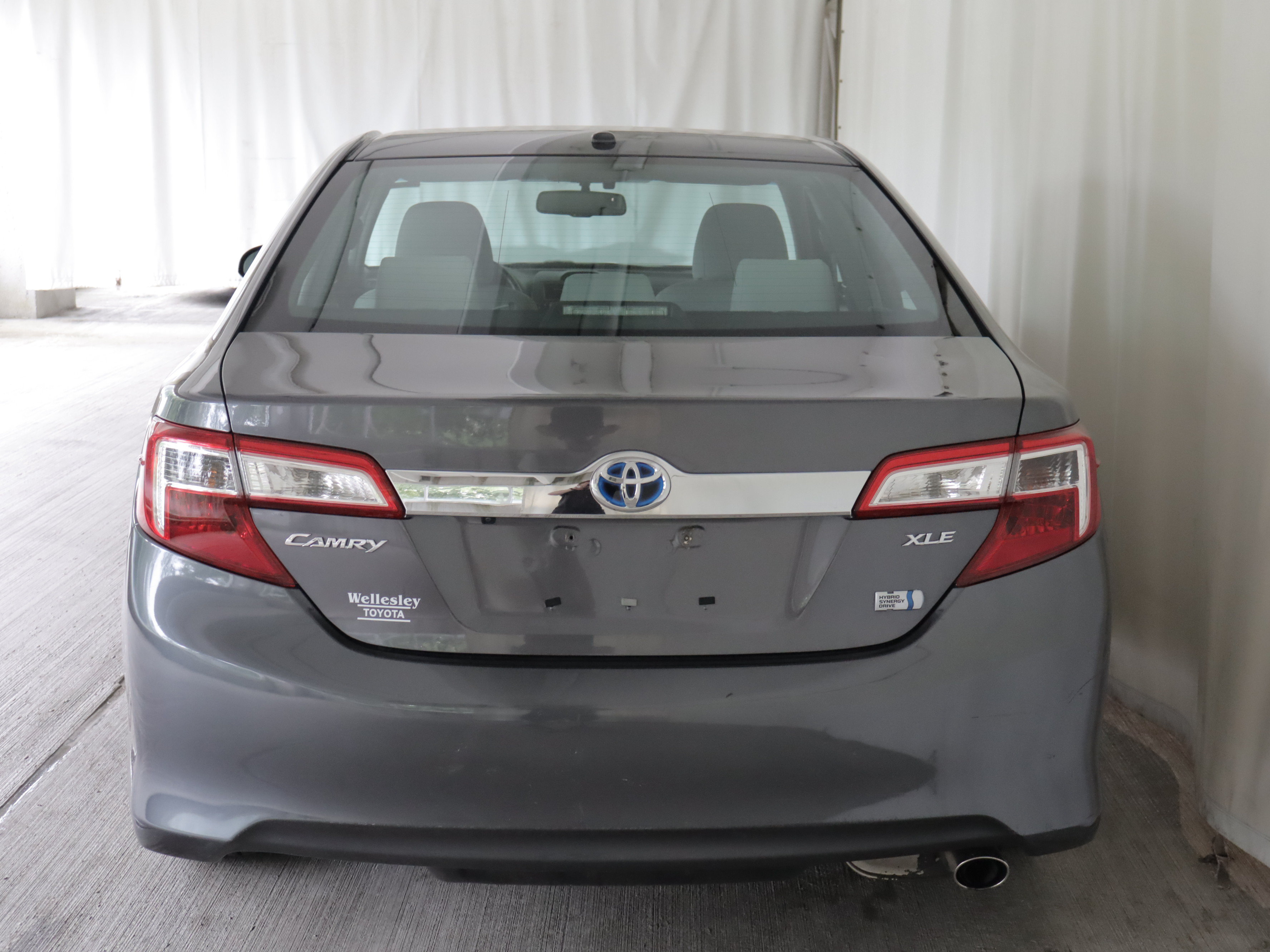 Used 2014 Toyota Camry XLE w/ Moonroof Package FWD image 26