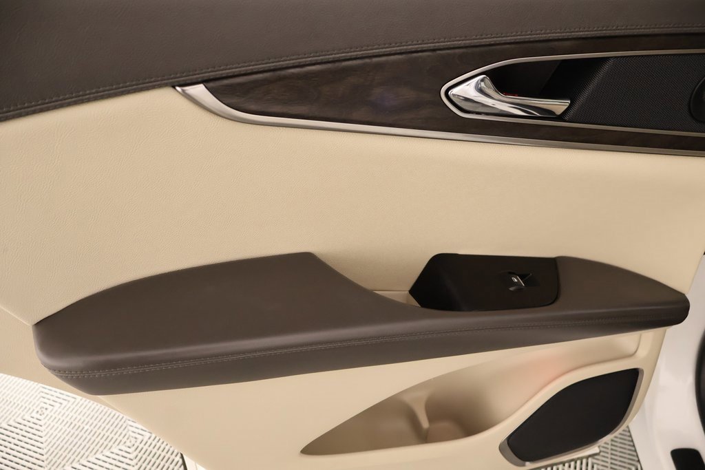 Used 2020 Lincoln Nautilus Reserve w/ Equipment Group 201A image 17