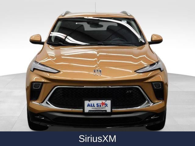 Used 2024 Buick Encore GX Sport Touring image 3