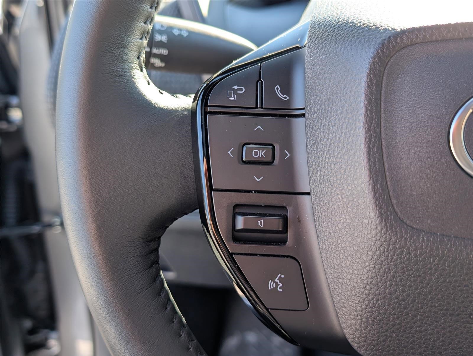 Used 2024 Toyota bZ4X Limited image 23