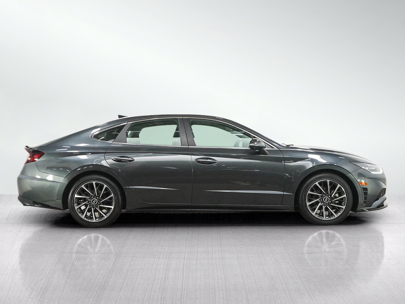 Used 2022 Hyundai Sonata Limited FWD image 6