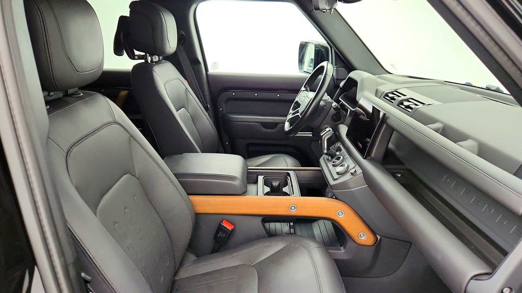 Used 2023 Land Rover Defender 110 X image 25