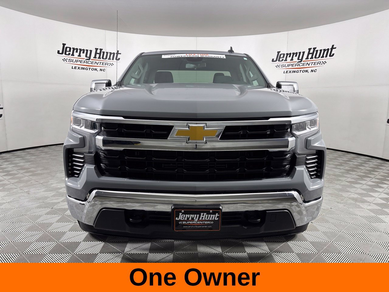 Used 2024 Chevrolet Silverado 1500 LT AWD/4WD image 3