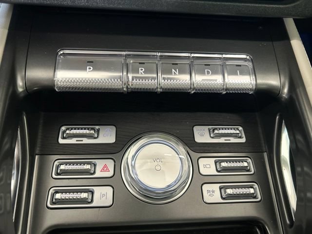Used 2025 Lincoln Nautilus Reserve AWD/4WD image 17