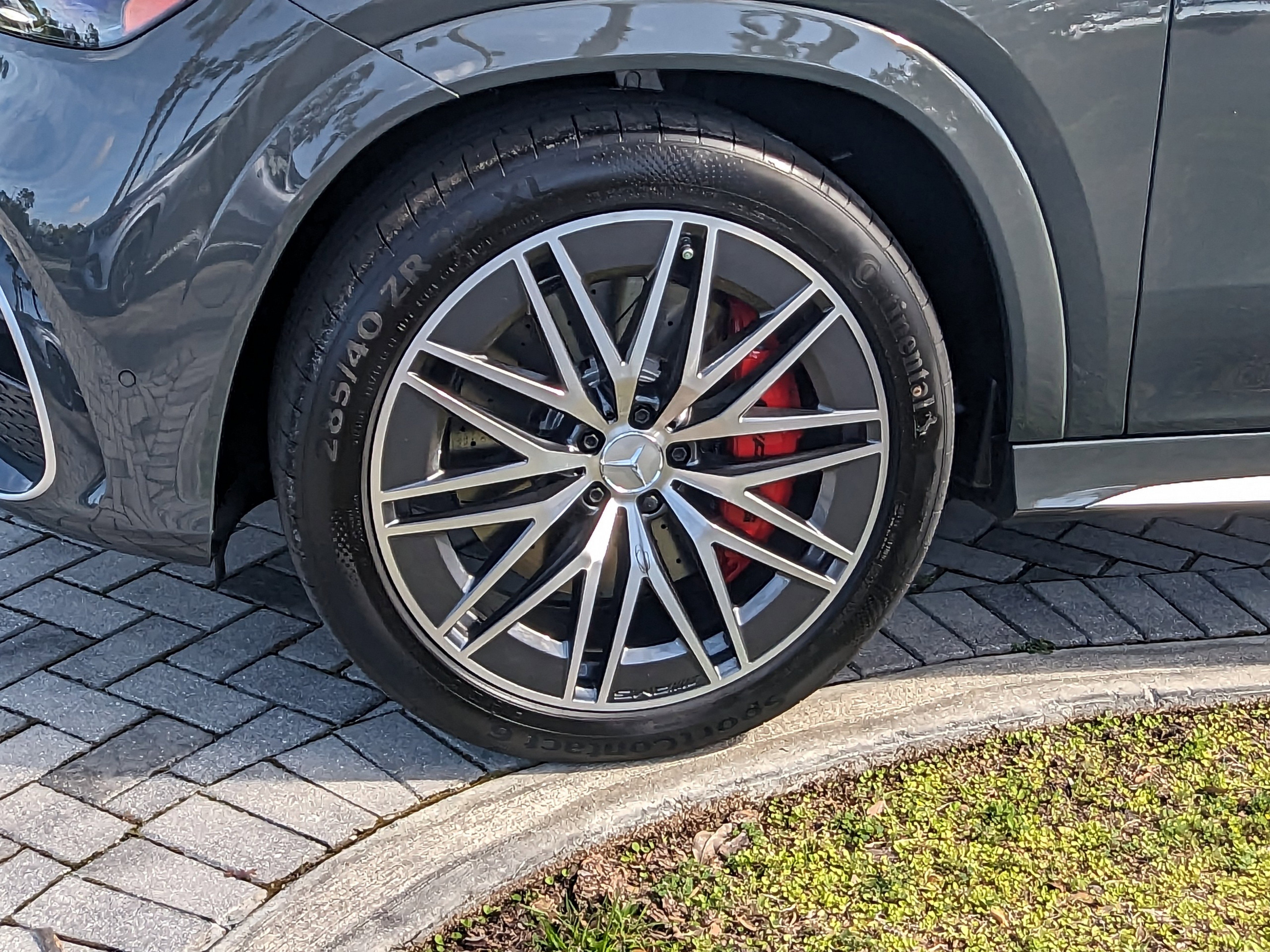 New 2025 Mercedes-Benz GLE 63 AMG S image 2