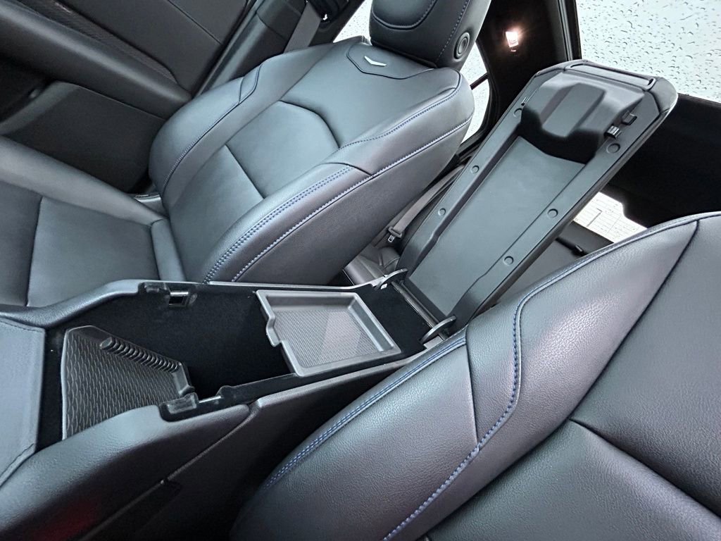 Used 2025 Cadillac XT4 Sport w/ Cold Weather Package image 29