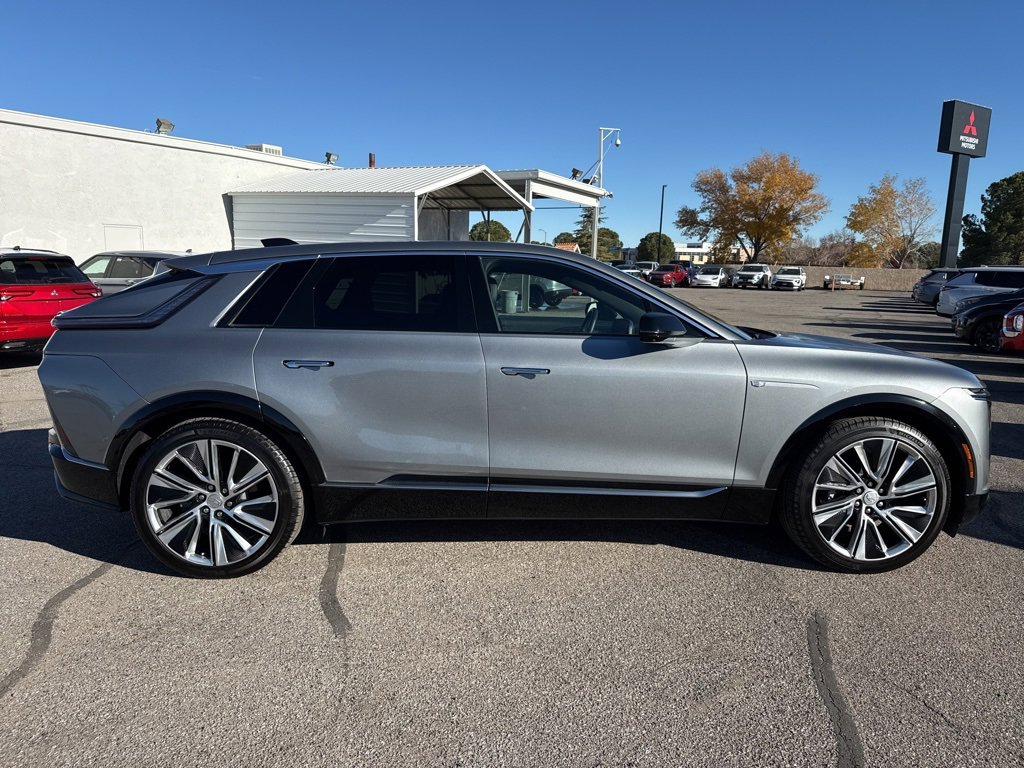 Used 2024 Cadillac Lyriq Luxury w/ LPO, Floor Liner Package image 8