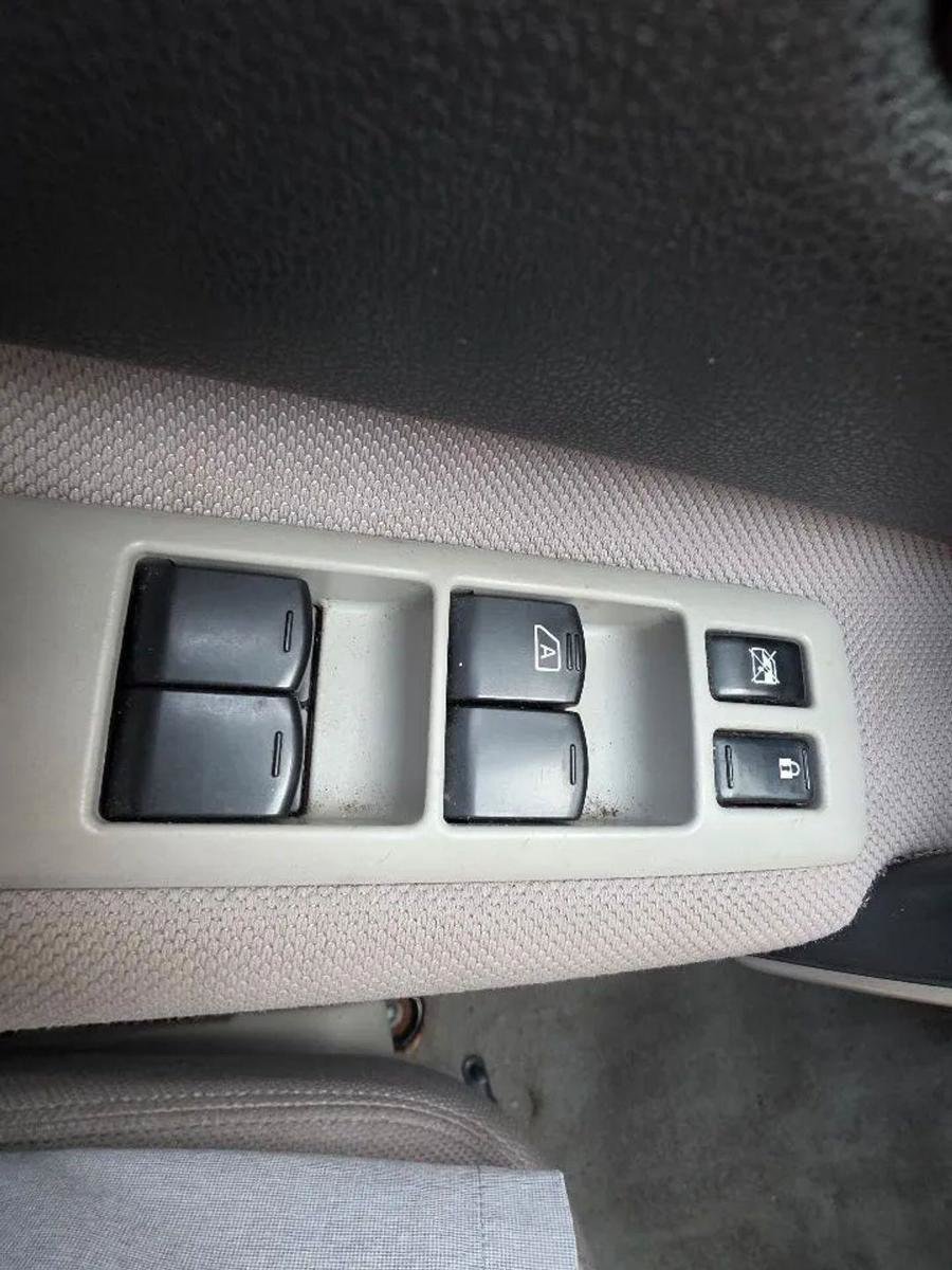 Used 2013 Nissan Rogue SV w/ Premium Pkg AWD/4WD image 19