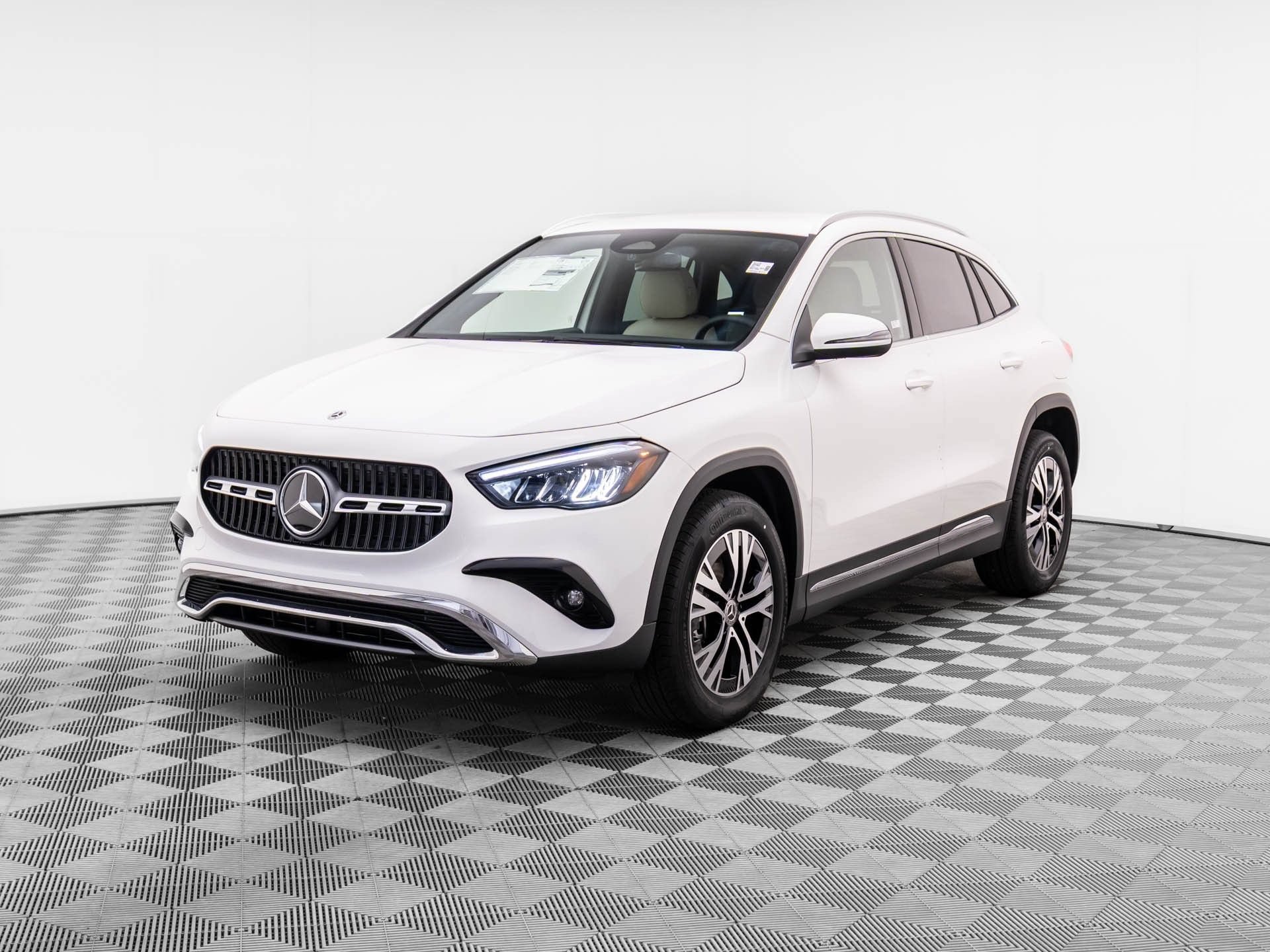 New 2025 Mercedes-Benz GLA 250 4MATIC
