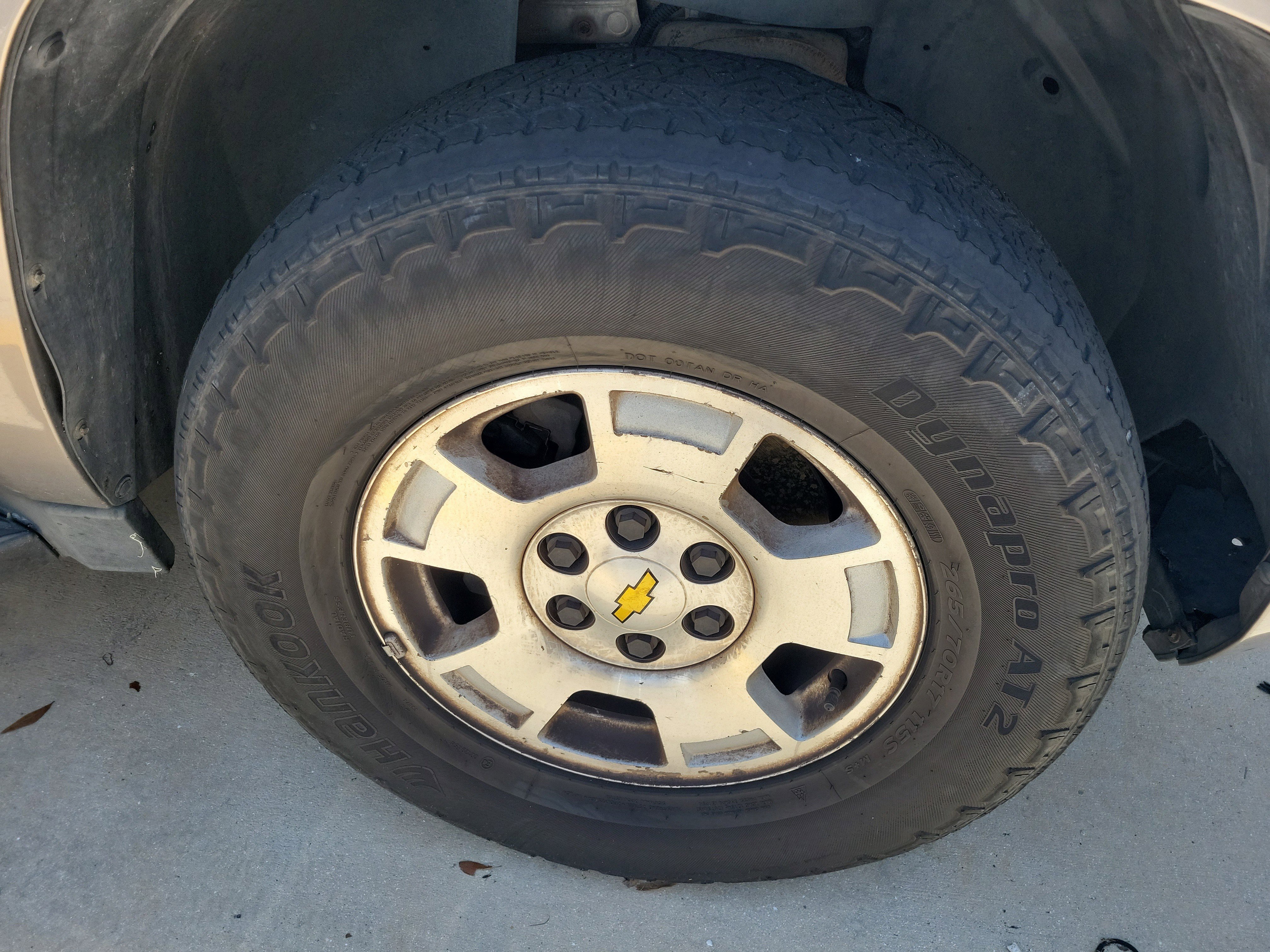 Used 2011 Chevrolet Suburban LT RWD image 8