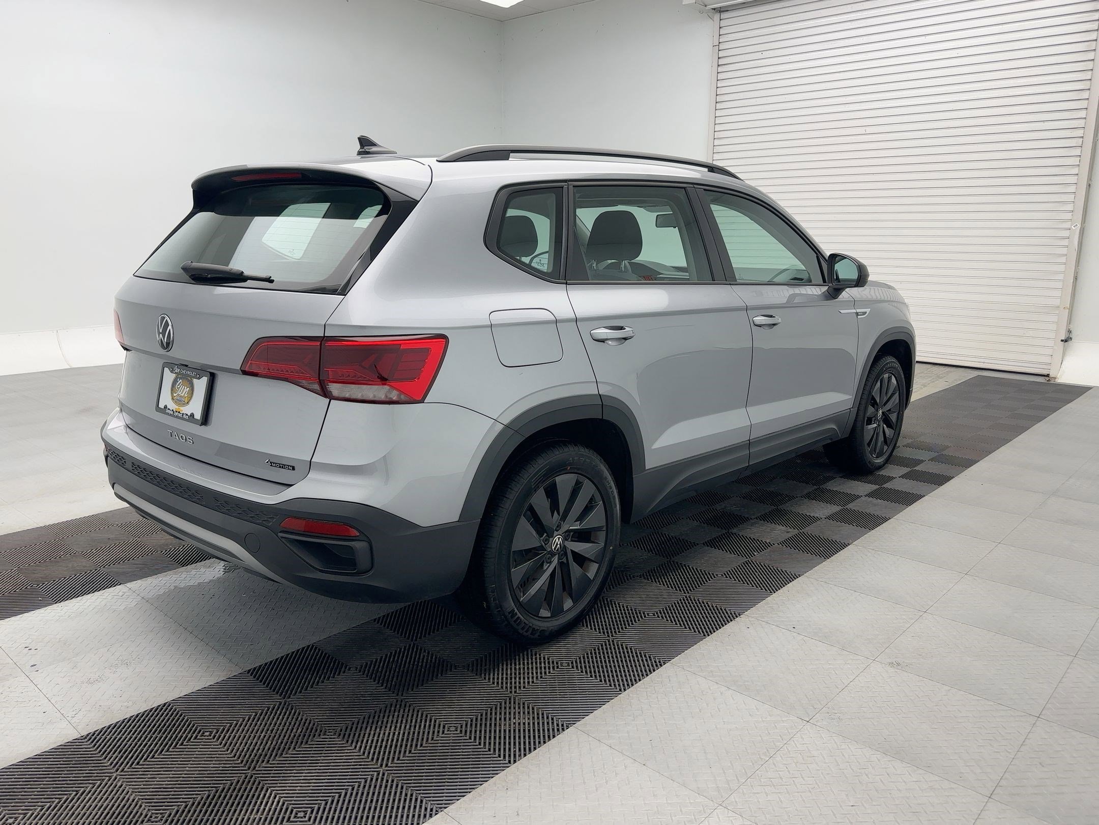 Used 2022 Volkswagen Taos S image 9