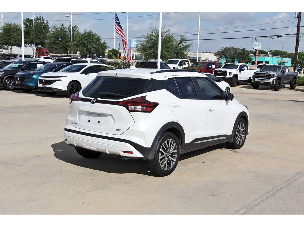 Used 2023 Nissan Kicks SR w/ SR Premium Package FWD image 6