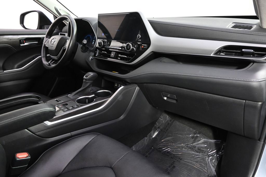 Used 2023 Toyota Highlander Platinum image 15