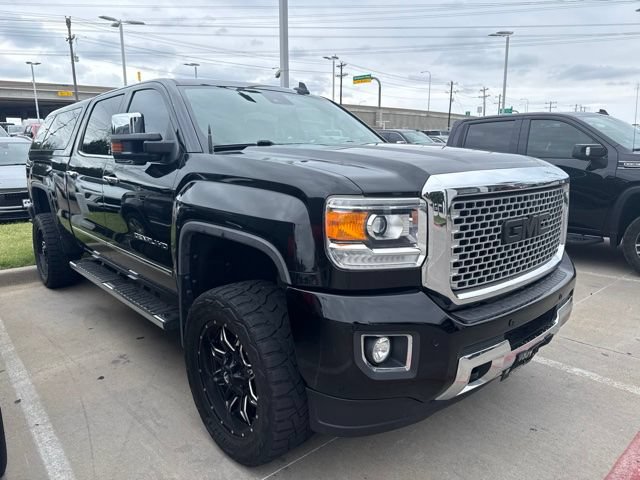 Used 2015 GMC Sierra 2500 Denali w/ Duramax Plus Package AWD/4WD image 3