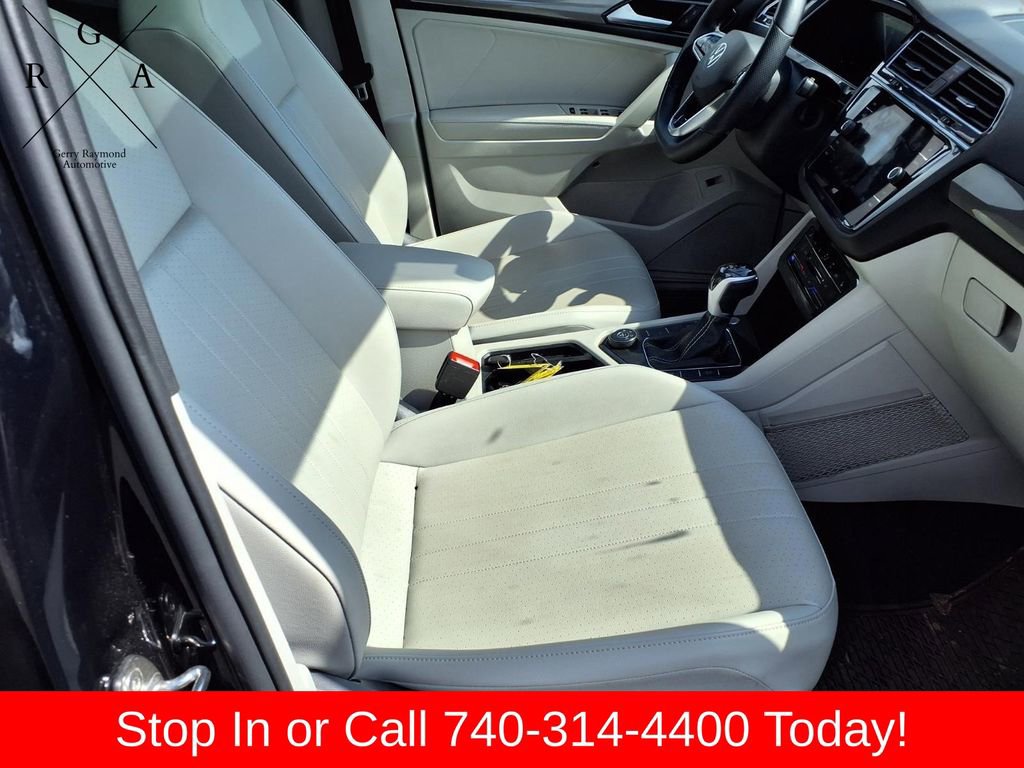 Used 2024 Volkswagen Tiguan SE R-Line AWD/4WD image 9