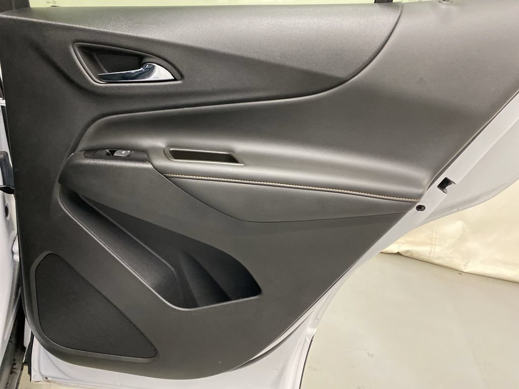Used 2023 Chevrolet Equinox Premier AWD/4WD image 13