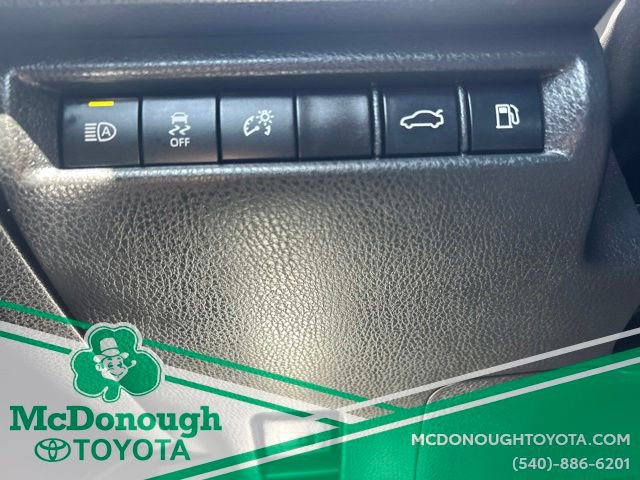 Used 2025 Toyota Camry SE FWD image 16