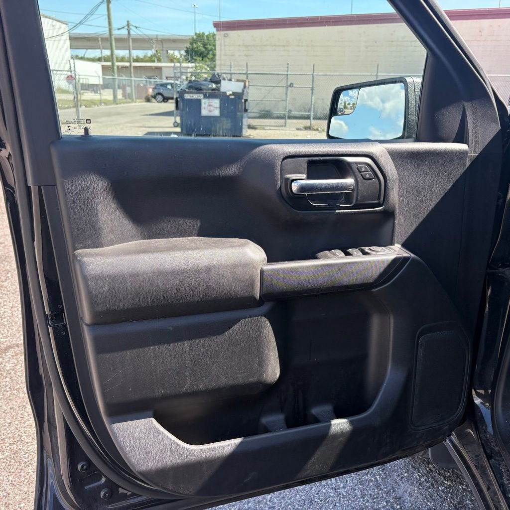 Used 2020 Chevrolet Silverado 1500 Custom w/ Custom Value Package image 10