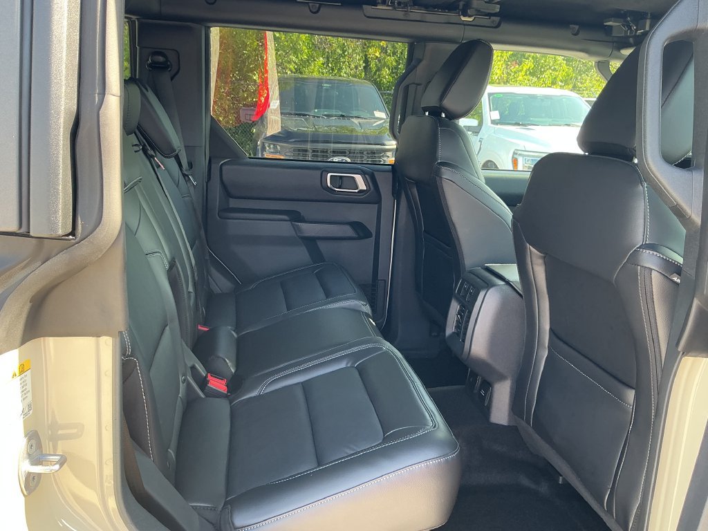 New 2026 Ford Bronco Outer Banks w/ Sasquatch Package AWD/4WD image 15