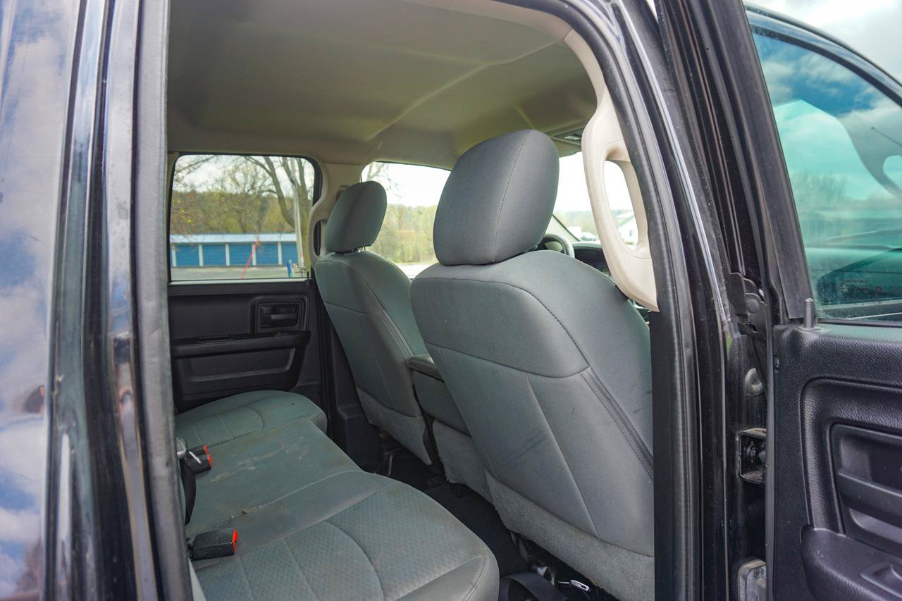 Used 2016 RAM 1500 Express w/ Black Ram 1500 Express Group AWD/4WD image 16