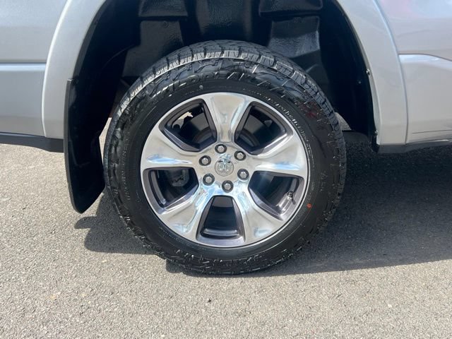 Used 2019 RAM 1500 Laramie AWD/4WD image 9