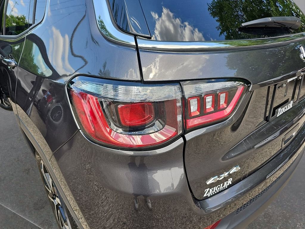 Used 2023 Jeep Compass Limited AWD/4WD image 32