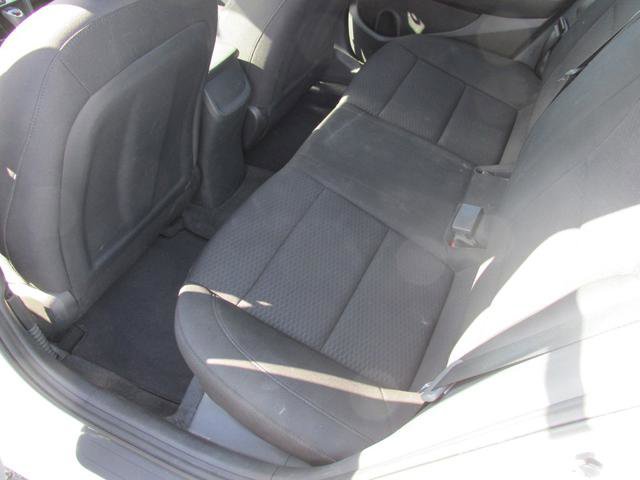 Used 2020 Hyundai Elantra SE w/ Cargo Package (C1) FWD image 9