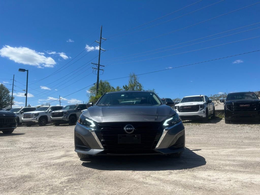 Used 2024 Nissan Altima 2.5 SV AWD/4WD image 4