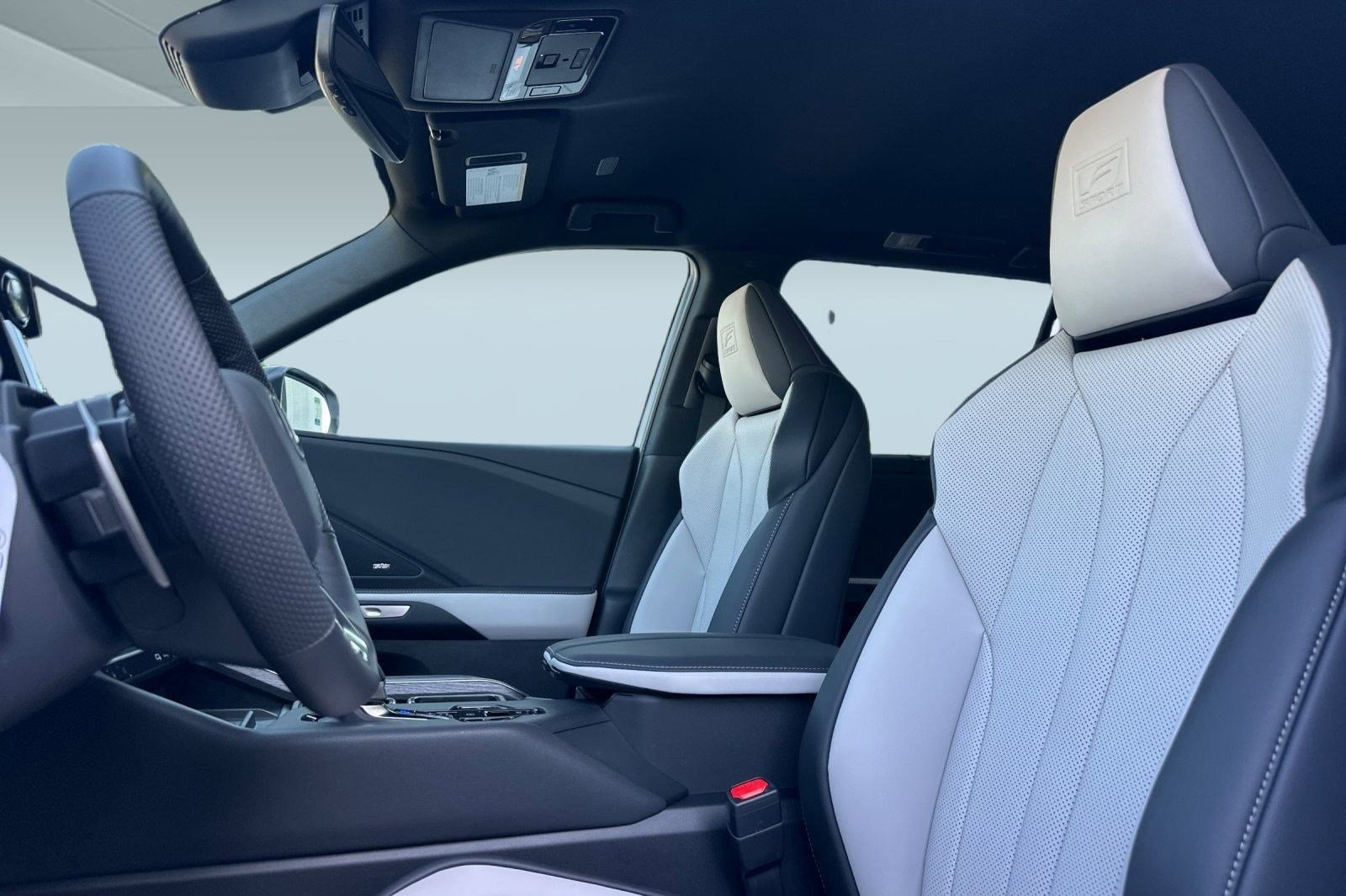 New 2026 Lexus TX 500h AWD image 5