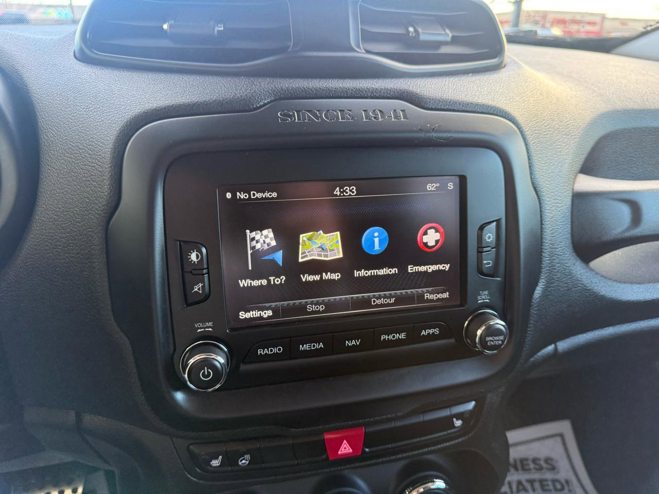 Used 2017 Jeep Renegade Latitude image 26