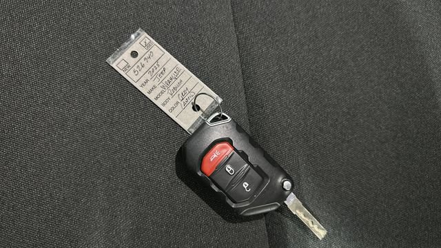 Used 2025 Jeep Wrangler Unlimited Rubicon AWD/4WD image 35